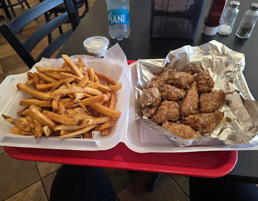 Dinners & Salads at Suppa's